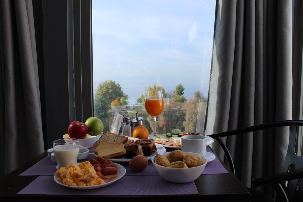 กาแลคซี่ โฮเต็ล Hotel เอเธนส์ ภายนอก รูปภาพ