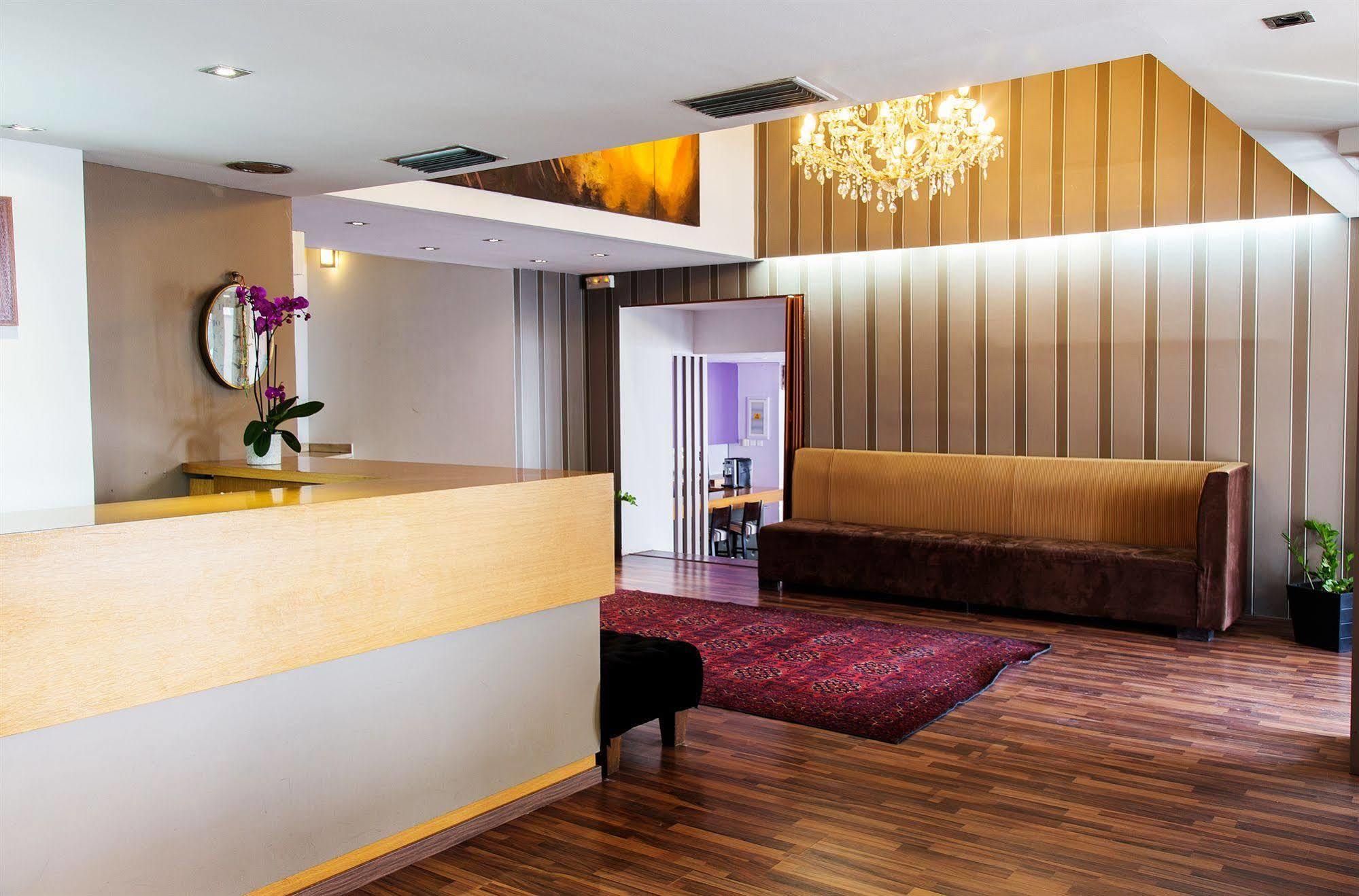 กาแลคซี่ โฮเต็ล Hotel เอเธนส์ ภายนอก รูปภาพ