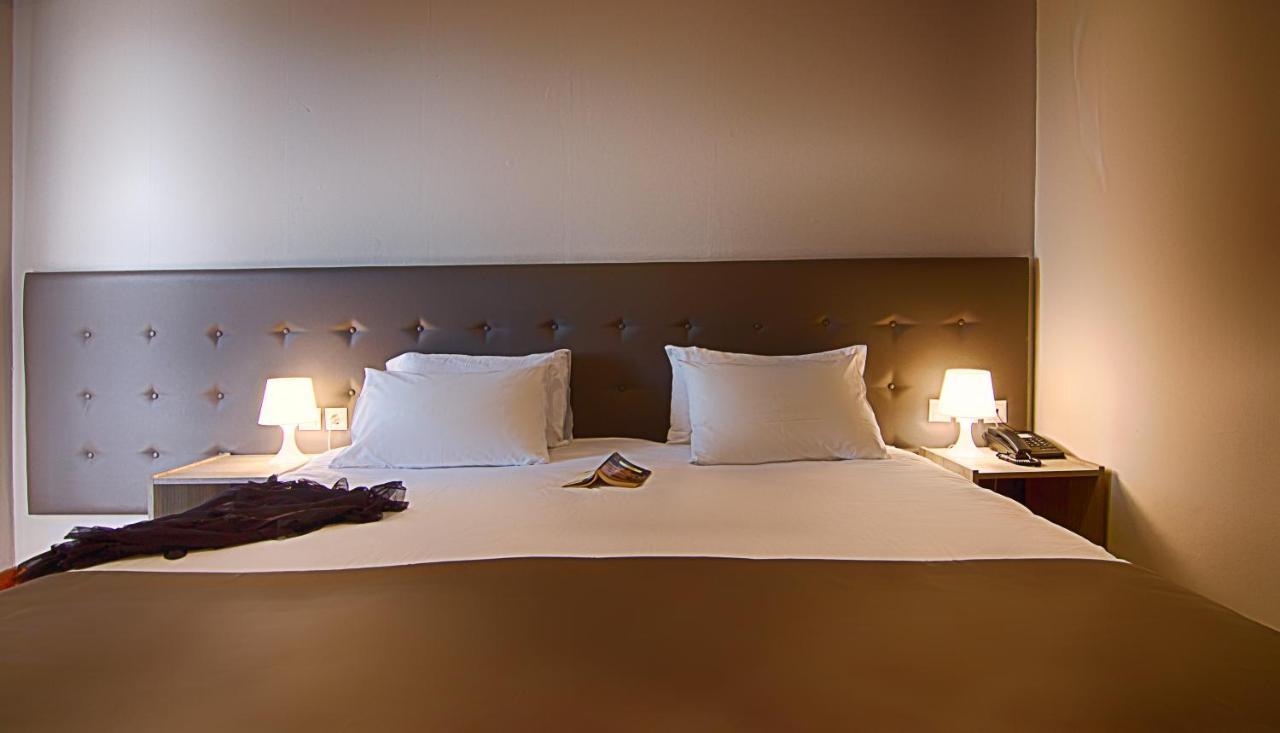 กาแลคซี่ โฮเต็ล Hotel เอเธนส์ ภายนอก รูปภาพ